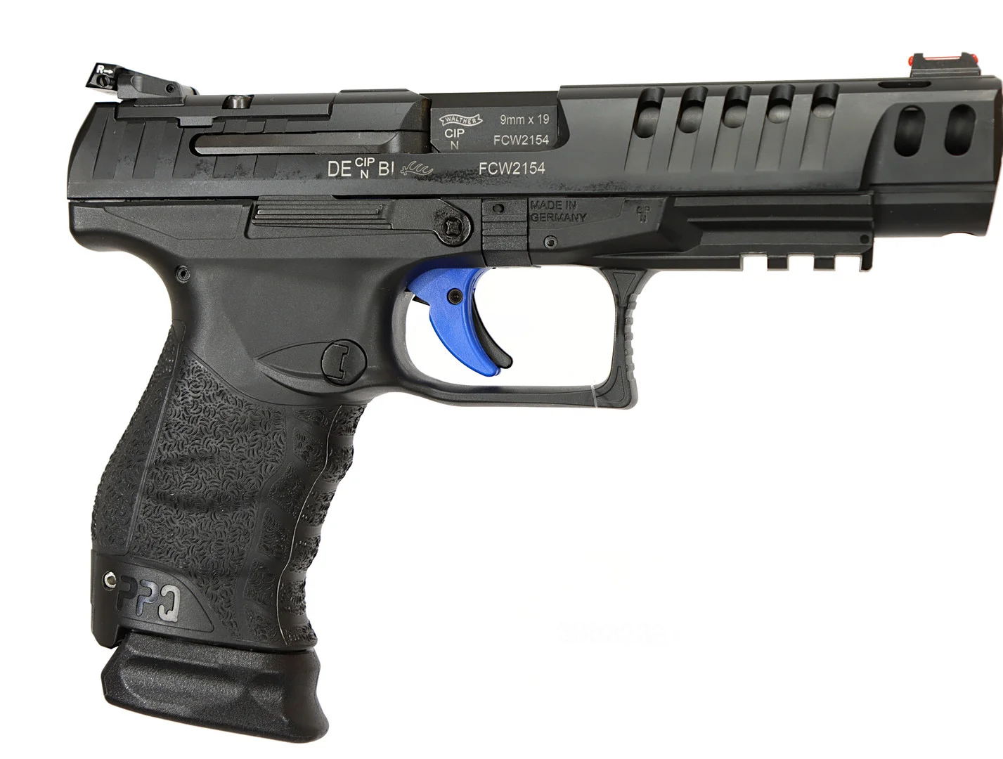 PISTOL, Halvautomatisk, fabrikat Walther, modell Q5 Match Champion, kaliber 9x19, tillv.nr FCW2154, se-nr SE3048240. — Pistols — Walter Borg
