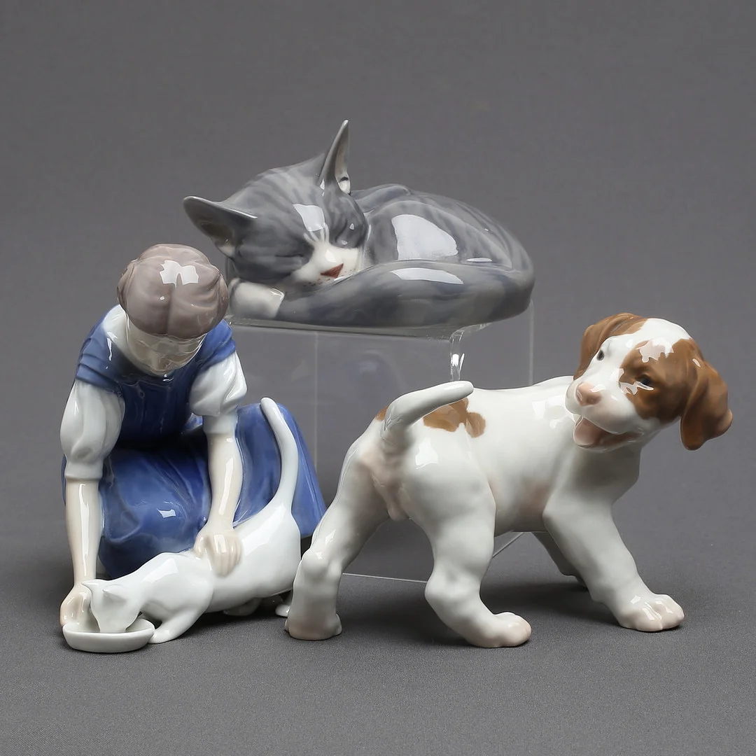 FIGURINER, 3 st, porslin, Bing & Gröndahl och Royal Copenhagen, Danmark, 1900-tal. — European — Auktionshuset Kolonn