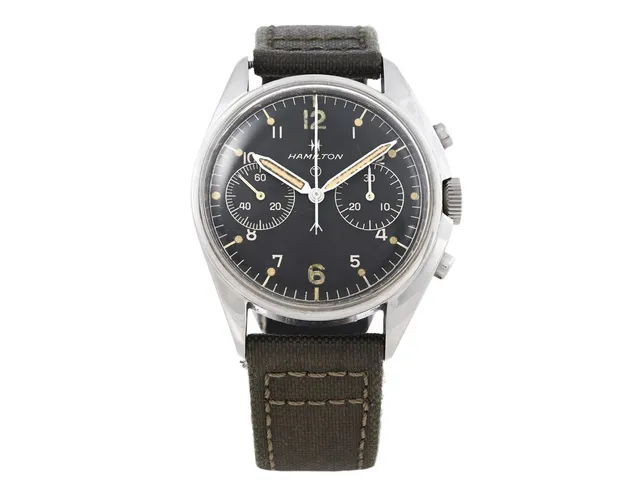 HAMILTON, "6BB", Cal Valjoux 7733, Boett nr. 1395311, kronograf, herrur, 39 mm, stål, manuell, plexiglas, miltärstämplar (6BB/924-3306 / 2755/72), läderband/tyg, ca 1972.