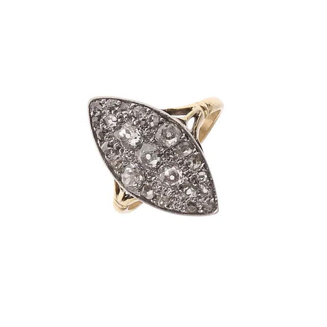 A DIAMOND MARQUISE-SHAPED CLUSTER RING.