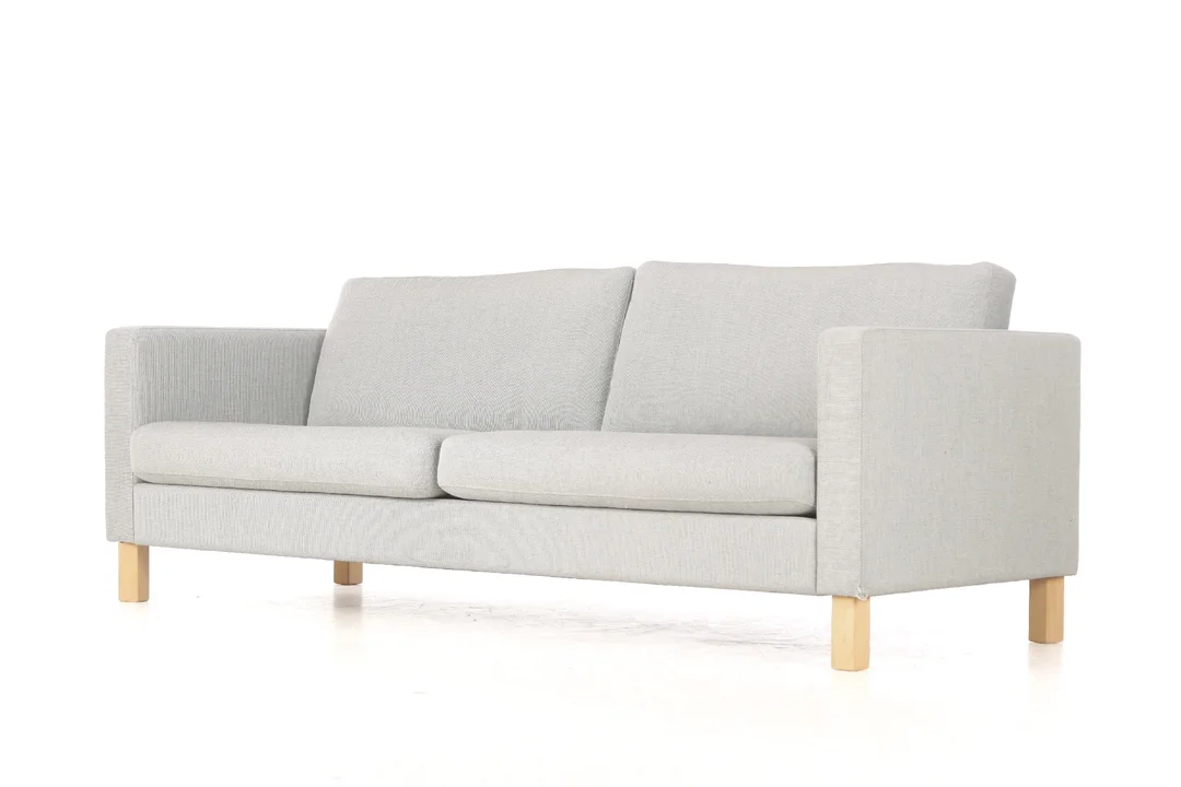 Mogens Hansen. Three-seater sofa — Furniture/Lounge suites, sofas — Lauritz