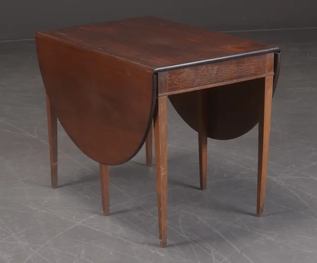 Frits Henningsen. Klapbord af mahogni