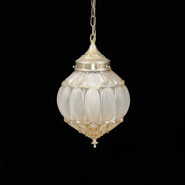 TAKLAMPA, glas, 1900-talets andra hälft.