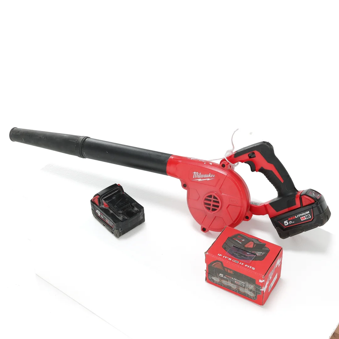 Milwaukee M18 BBL ultra-compact and easy-to-handle 18V chip blower / workshop blower. — Home and garden/Tools, building materials — Lauritz