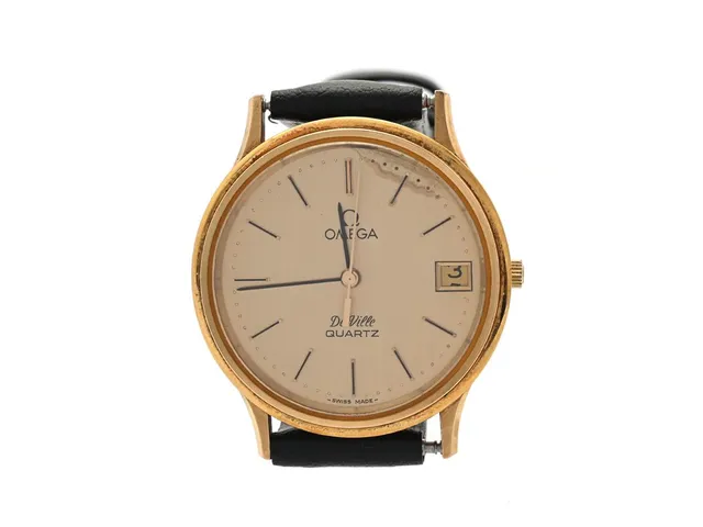 OMEGA, De Ville, Cal 1332, Serie nr. 43458663, Ref nr. MD 196.0158, Boett nr. 196.0158, herrur, 34 mm, doublé (20 micron), quartz, safirglas, datum, skadad urtavla, defekt (går ej, akut servicebehov), ca 1979.