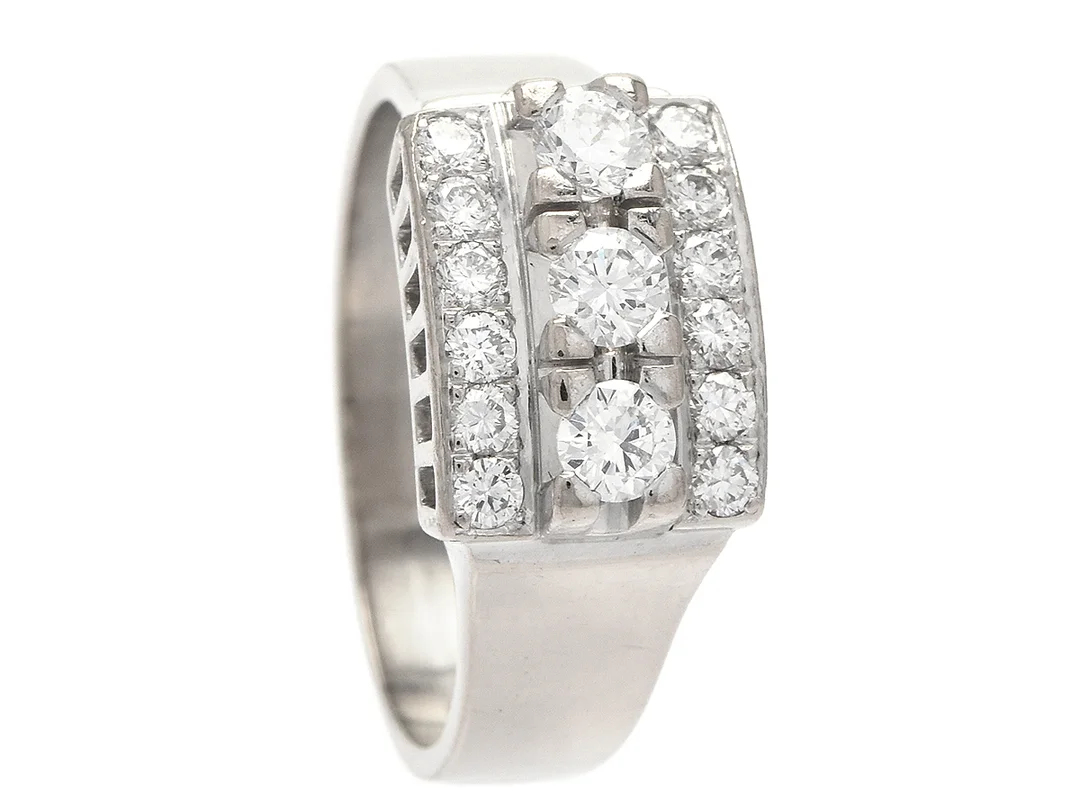 RING, 18K vitguld, 15 briljantslipade diamanter 0,66 ctv enligt gravyr, ca TW/VS, stl 17,5 mm, Per Sköld, Stockholm 1982, vikt 6,9 g. — Smycken/Ring — Kaplans