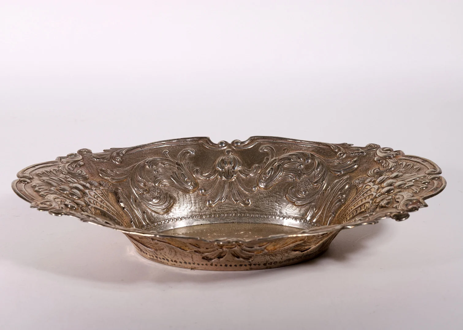 CENTRO CIRCA 1900 PANERA EN PLATA PUNZONADA. — Silver plated — Barcelona Auctions