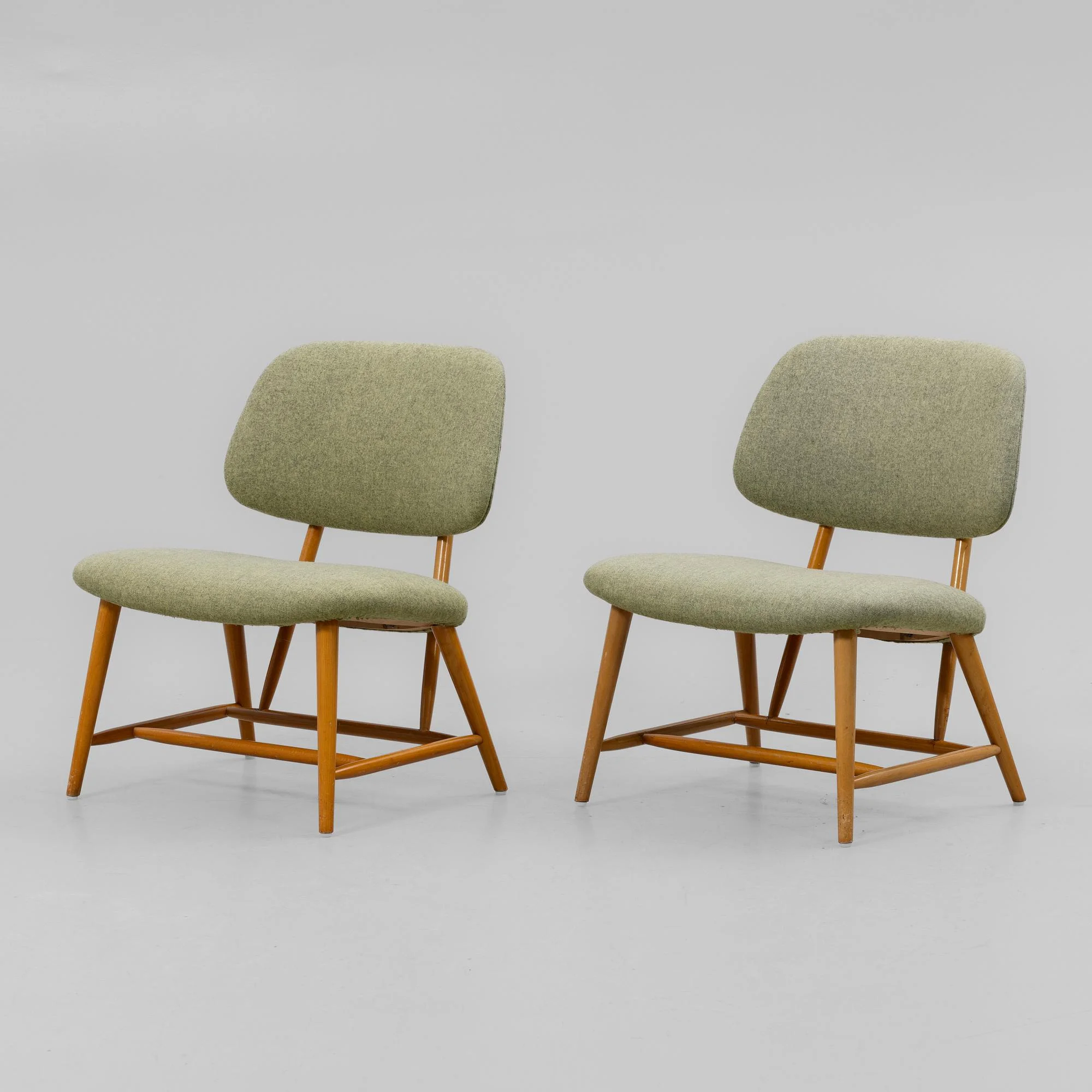 Alf Svensson, fåtöljer, ett par, TeVe, Bra bohag. Studio Ljumgs industrier, Malmö, 1950-tal. — Möbler/Fåtöljer & Soffor — Bukowskis