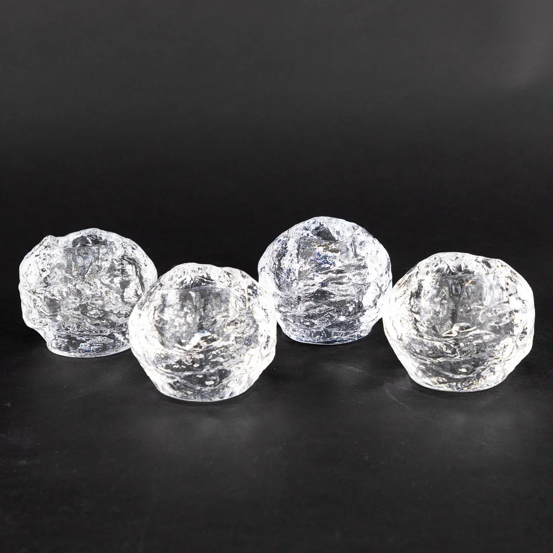 ANN WOLFF. Ljuslyktor, 4 st, "Snowball", Kosta Boda. — Candlesticks — Karljohan Auktioner