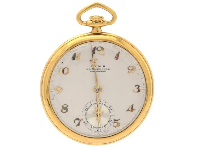 CYMA, A L Emeraude, Lausanne, fickur, 44 mm, Cal 707, Serie nr. 24393, Boett nr. 7078099 / 117, 18K guld, ankargång, skadad urtavla, gravyr, ca 1930, etui (Gustaf Nyberg & Eftr. Ur & Optisk affär, Nyköping).