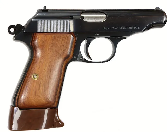 PISTOL, Halvautomatisk, fabrikat Manurihn, modell PP, kaliber .22LR, tillv.nr 20663LR, se-nr SE1111304.