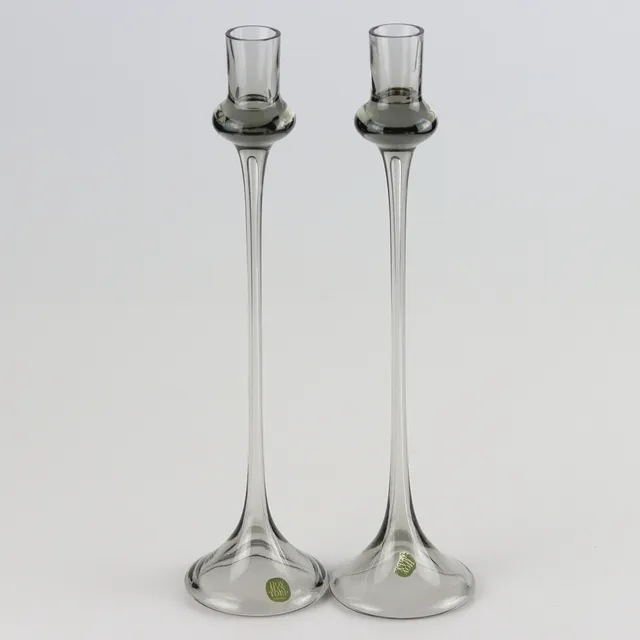 ELSA SÖDERBERG. Ljusstakar, 2 st, glas, "HS 987", Hovmantorps Glasbruk, 1900-talets andra hälft.