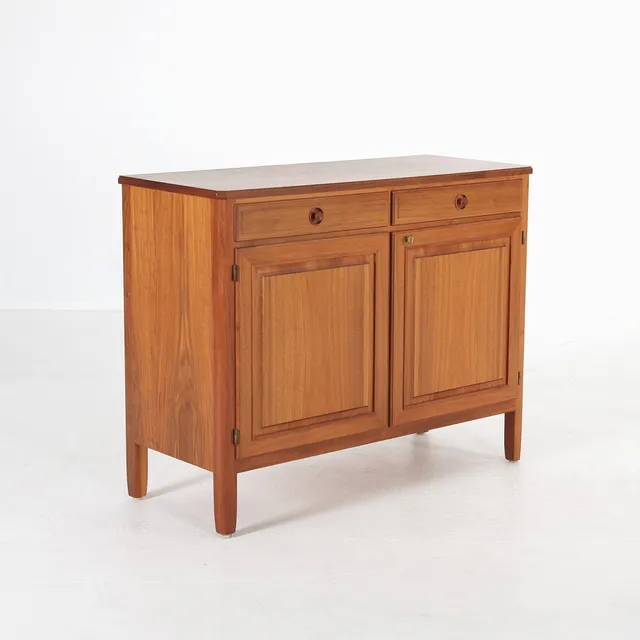 BERTIL FRIDHAGEN. Sideboard, valnöt.