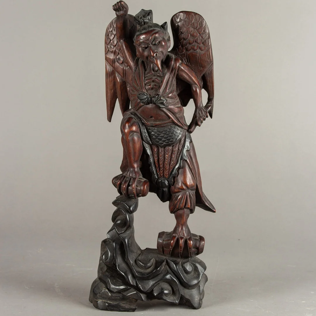 Holzfigur Garuda. Indien. — Asiatica — Stockholms Auktionsverk Hamburg