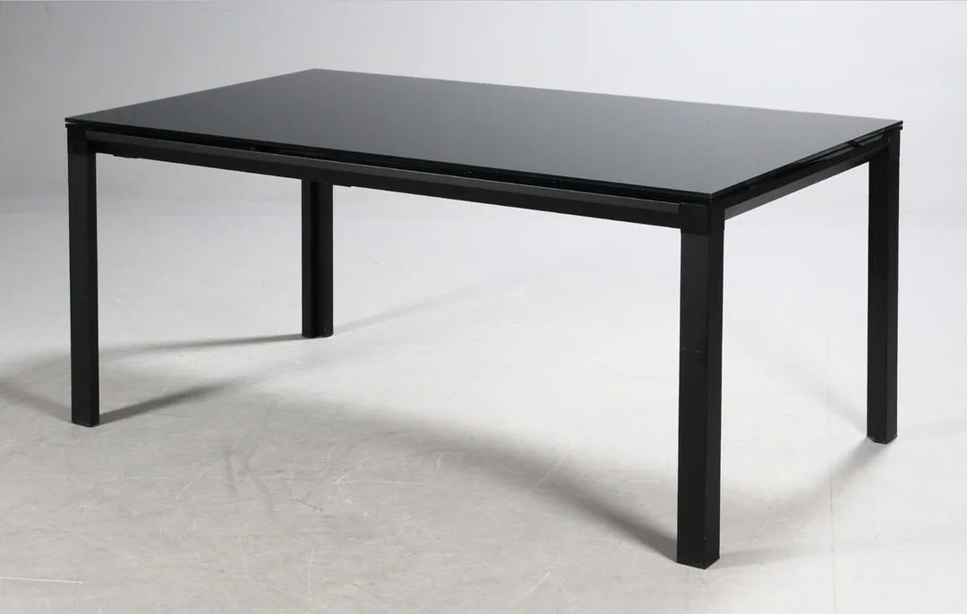 Italiensk design. Spisebord, sort glas — Furniture/Dining tables, dining room furniture — Lauritz