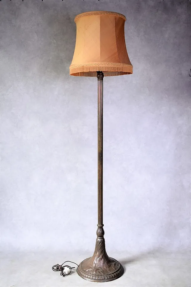 GOLVLAMPA jugend 1900 talets början.