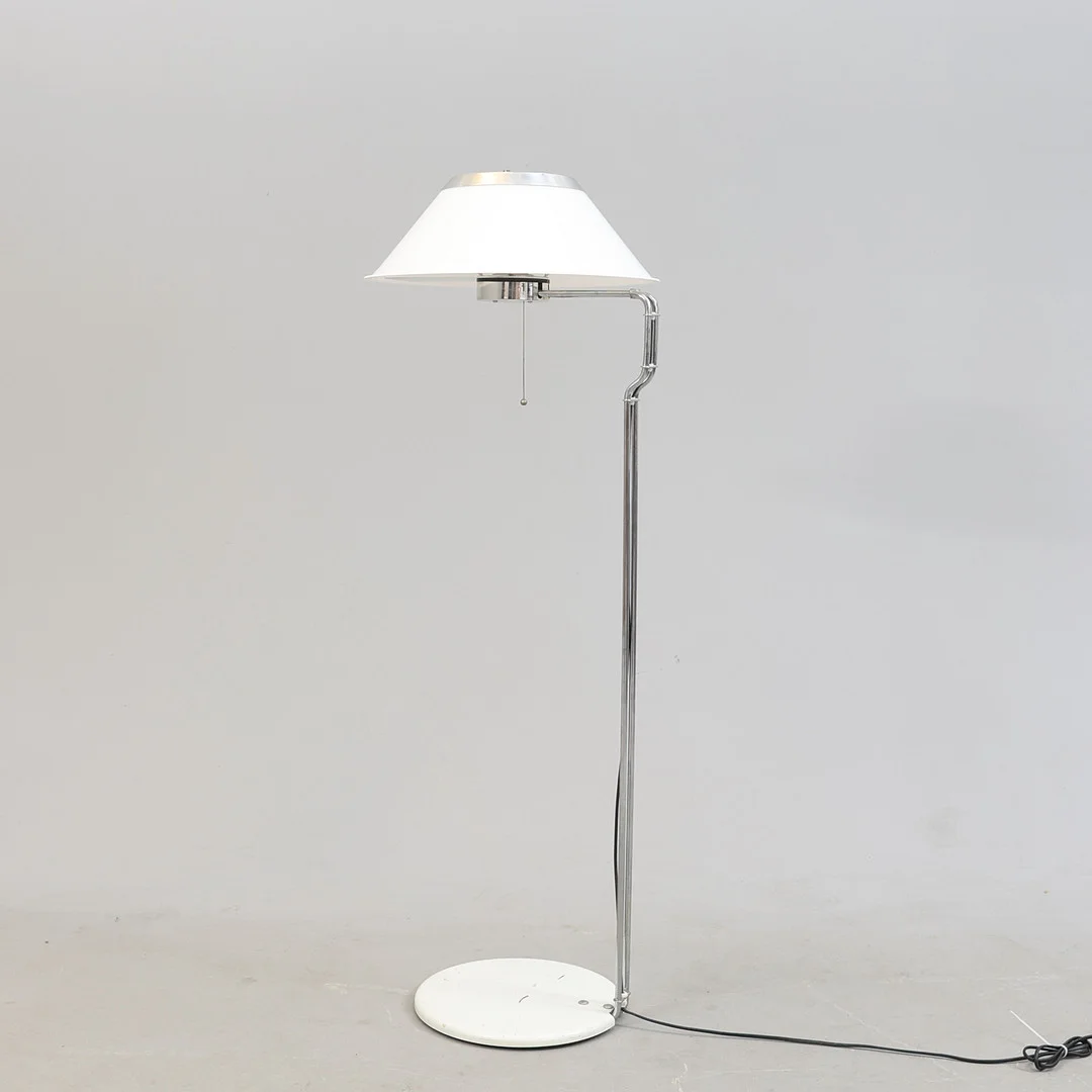 PER SUNDSTEDT. Golvlampa, "Mars", Ateljé Lyktan, Åhus. — Floor lights — Gomér & Andersson Nyköping