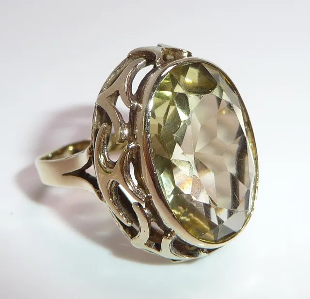 Ring 333 Gold Handarbeit, Citrin.