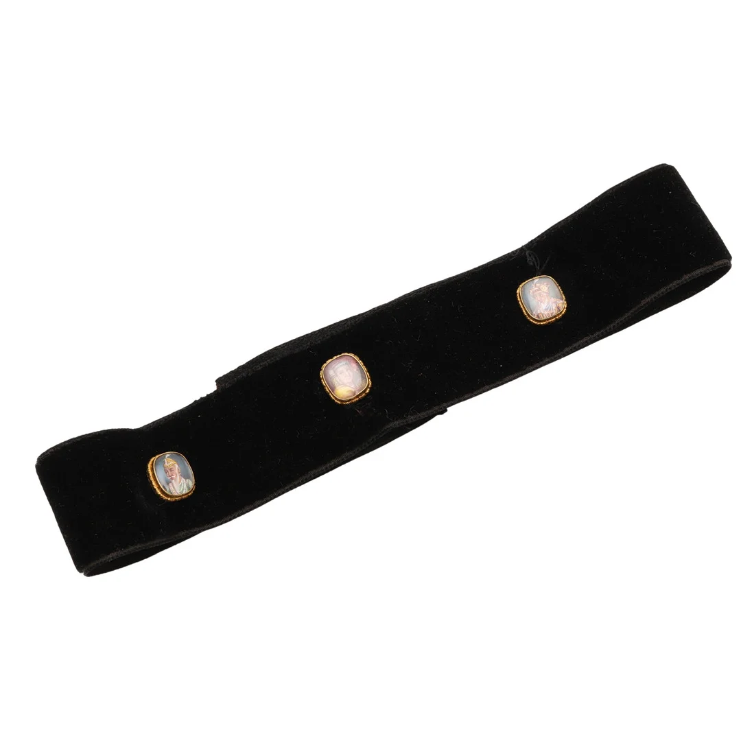 THREE GOLD MOUNTED DRESS STUDS INSET WITH INDIAN MINIATURES. — Cufflinks & Tie Pins — Lawrences Auctioneers