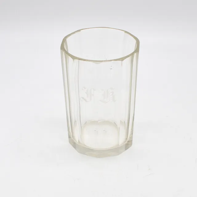 BIEDERMEIER GLAS, INITIALEN HK, DEUTSCHLAND, 19. JAHRHUNDERT.