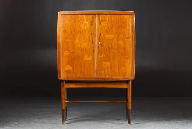 Kurt Østervig. Barskab af nøddetræ, 1950'erne