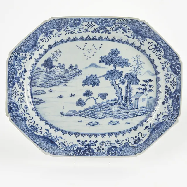 STEKFAT, porslin, Kina, Qianlong (1736-1795), dekor av pagodlandskap i blåvit underglasyr.