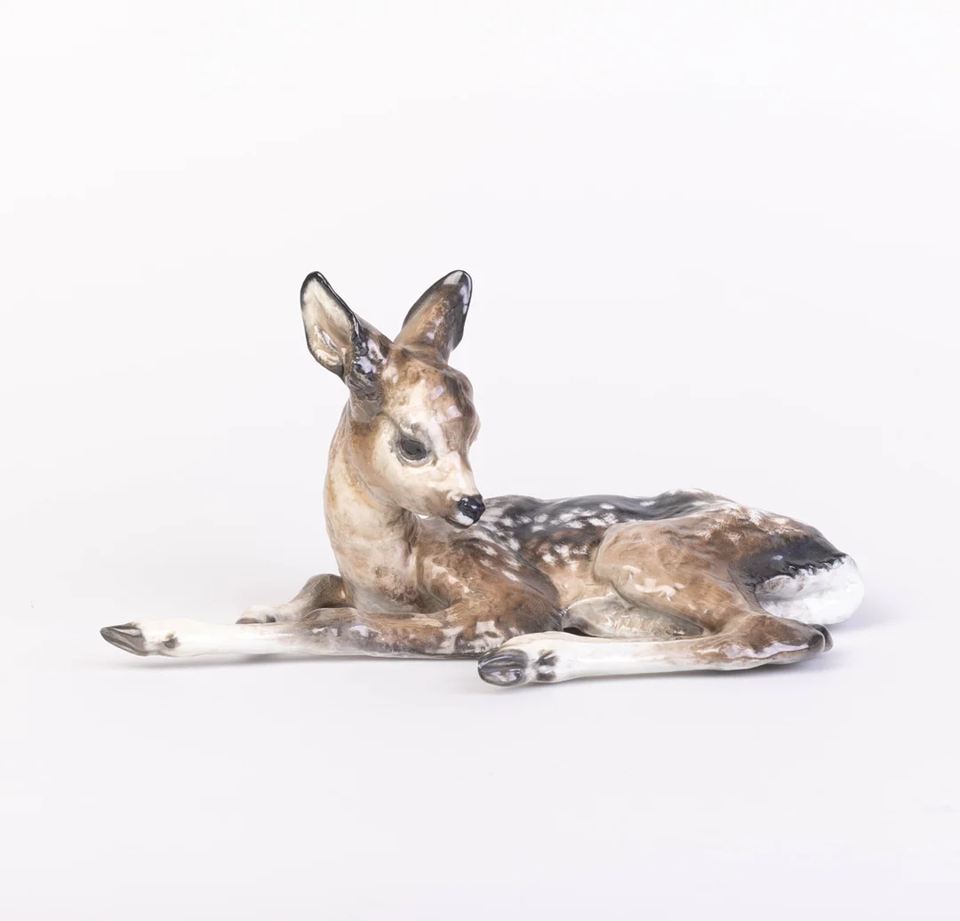 FRITZ HEIDENREICH (GERMAN, 1895-1966) STUDIO PORCELAIN RECLINED DEER FOR ROSENTHAL. — Ceramics & Porcelain — Griffin’s Auctioneers