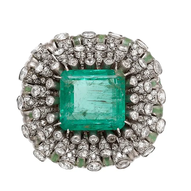 JAUME MERCADÉ. Emerald and diamonds brooch, circa 1950 - 1955.