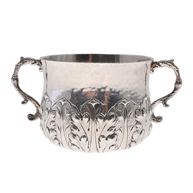 A LATE VICTORIAN BRITANNIA STANDARD SILVER PORRINGER.