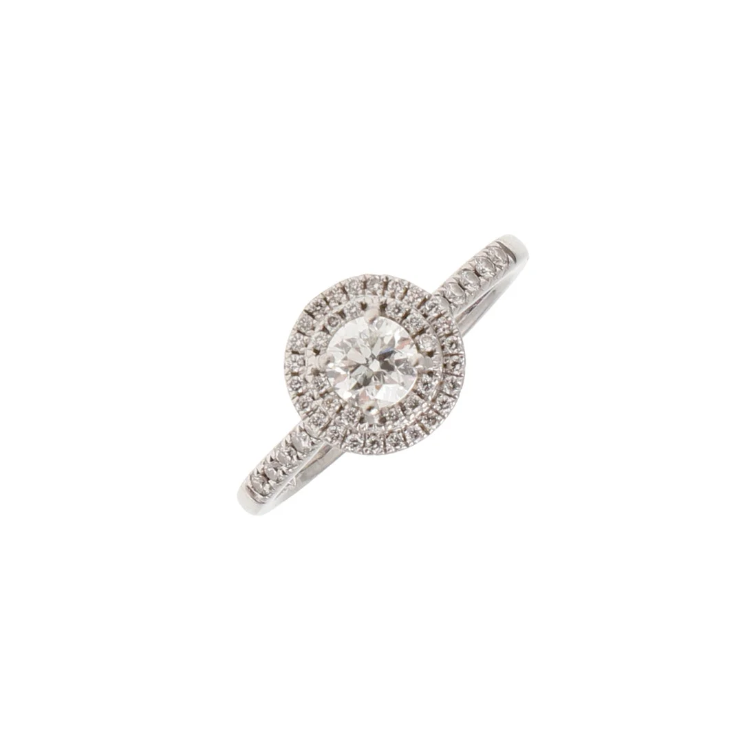 A DIAMOND CLUSTER RING. — Rings — Lawrences Auctioneers