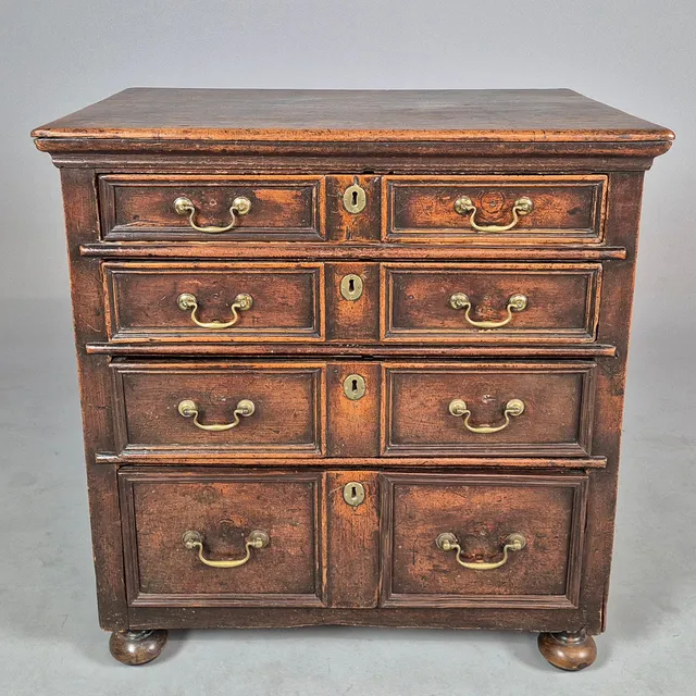 WILLIAM AND MARY YEWWOOD CHEST.
