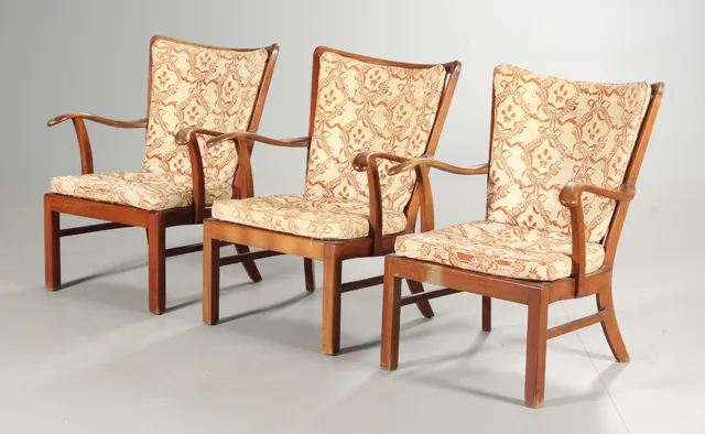Fritz Hansen. Tre lænestole, bøgetræ (3)