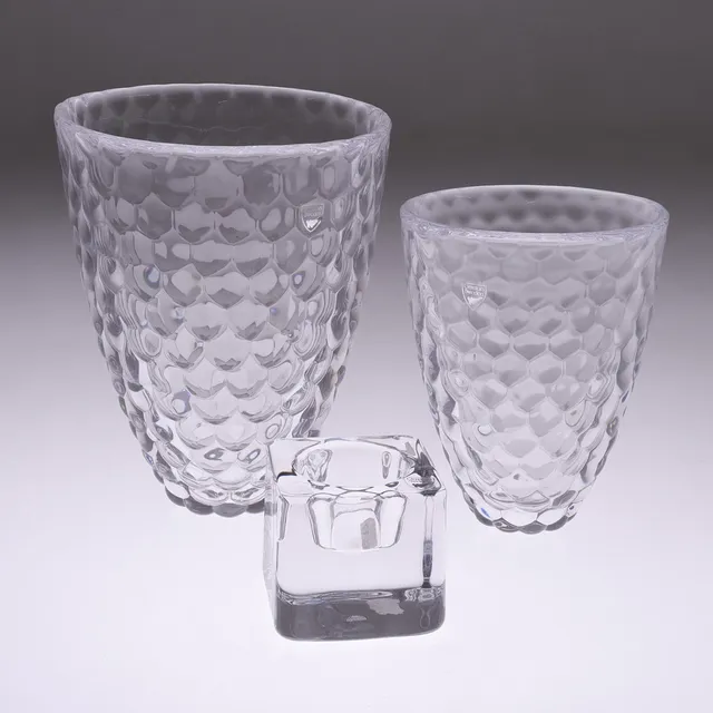 VASER samt LJUSLYKTA, tre delar, glas, Orrefors.