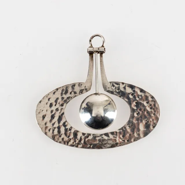 TAPIO WIRKKALA. HÄNGE, Päron, silver, Kultakeskus, Finland 1975.