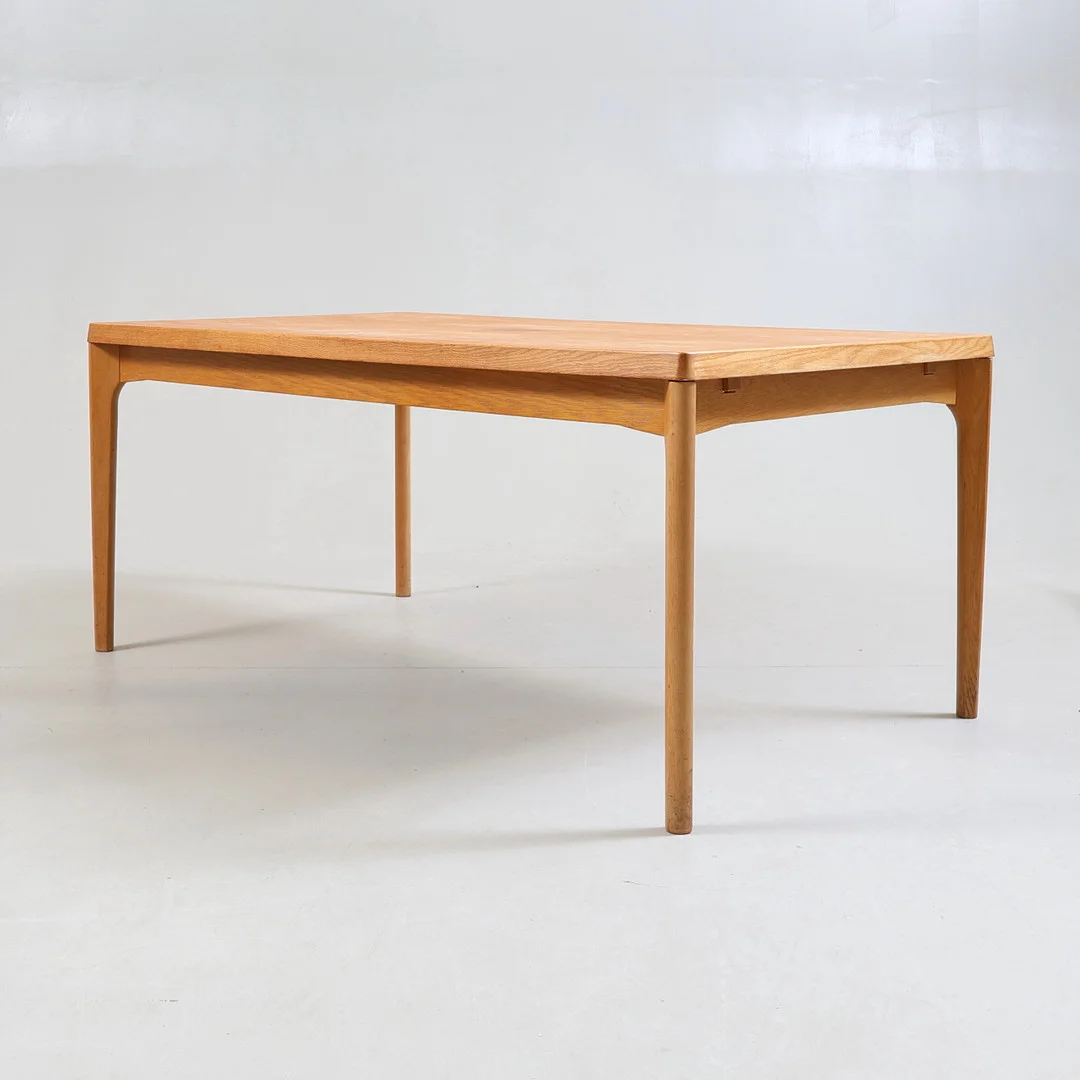 HENNING KJÆRNULF, Matbord, Vejle Stole- og Møbelfabrik AS, Danmark, 1960-tal. — Tables — Gomér & Andersson Nyköping