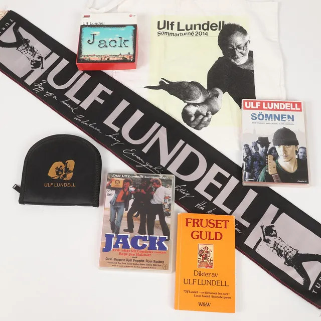ULF LUNDELL. Turnémerchandise m. m., 7 stycken, textil m. m., 1980-tal till 2014.