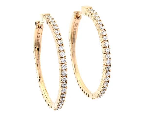ÖRRINGAR, 18K guld, 44 briljantslipade diamanter ca 0,82 ctv, ca TW-W/VVS-VS, stift, diameter 30 mm, vikt 8,5 g.