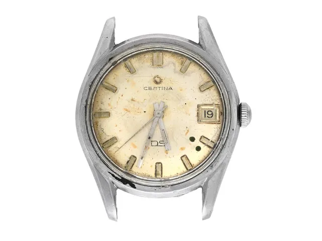 CERTINA, DS, Cal 25-661, Boett nr. 5301.013 (HF), herrur, 36 mm, stål, manuell, plexiglas (skadat), datum, skadad urtavla, defekt, ca 1965.