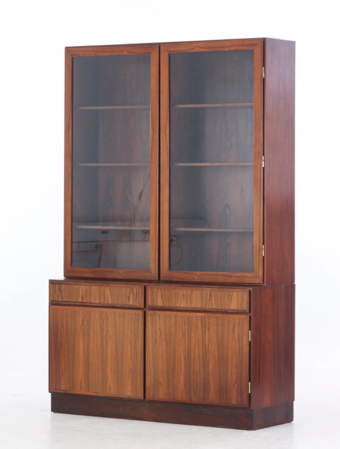 Oman Jun. Rosewood sideboard with display case top (2) — Furniture/Cabinets, chests of drawers — Lauritz