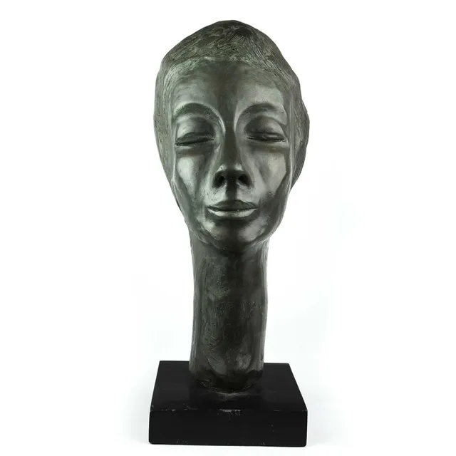 20TH CENTURY SCHOOL. BUST OF A LADY.