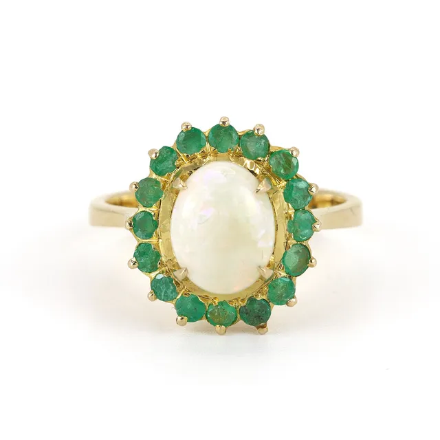 14CT GOLD OPAL & EMERALD RING.