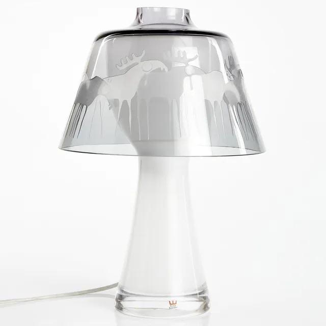 OVE SANDBERG. Bordslampa, Kosta, 1960/70-tal, blästrad dekor av älgar, gråtonad glasmassa och vitt underfång, signerad undertill.