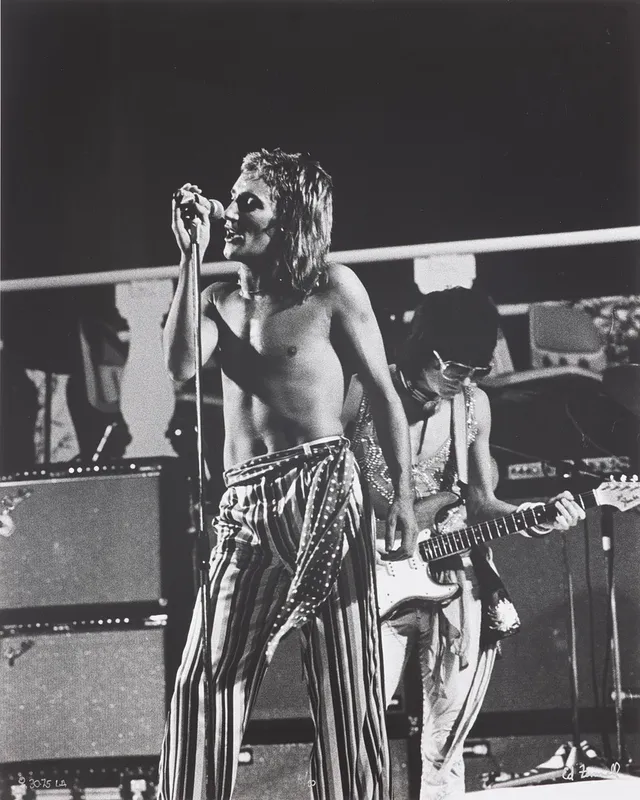 ED FINNELL. Rod Stewart & Ronnie Wood, The Faces Last Tour, Anaheim, California, August 30, 1975, numrerad 8/50, signerad.