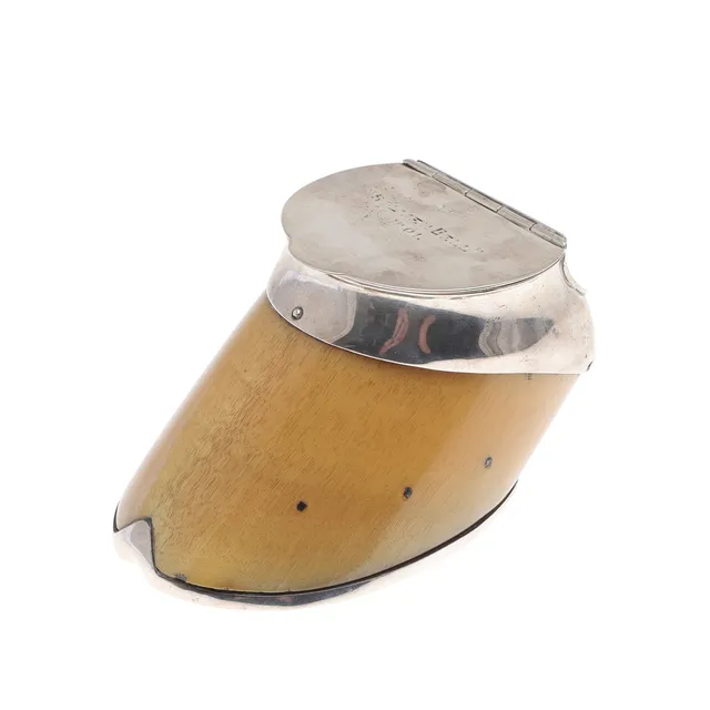 AN EDWARDIAN SILVER MOUNTED HOOF INKWELL.