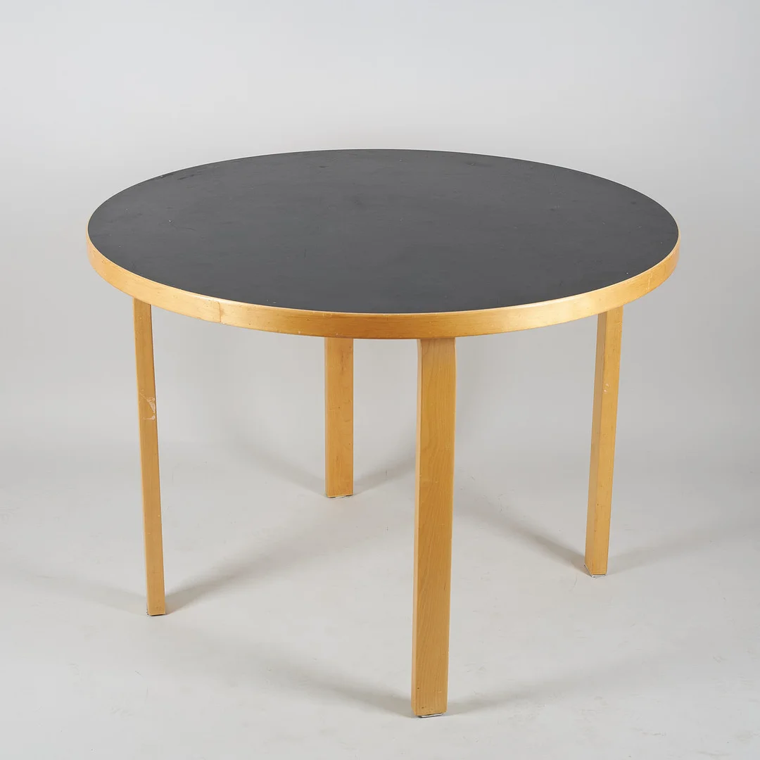 ALVAR AALTO. BORD 90A, Artek 1900-talets slut. — Tables — Stockholms Auktionsverk Helsinki