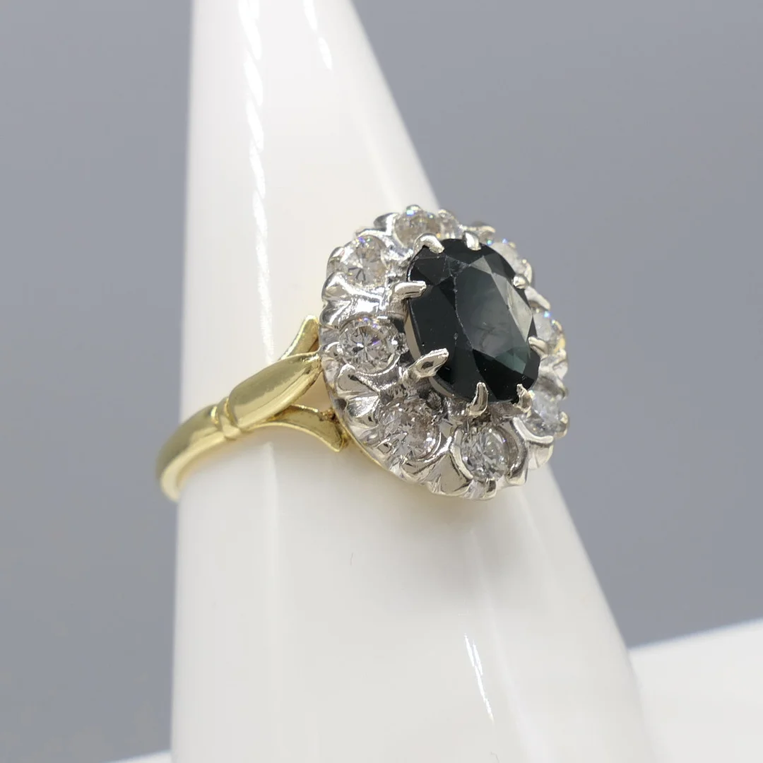 SAPPHIRE & DIAMOND ring, vintage style. — Rings — Rumsey’s Auctioneers