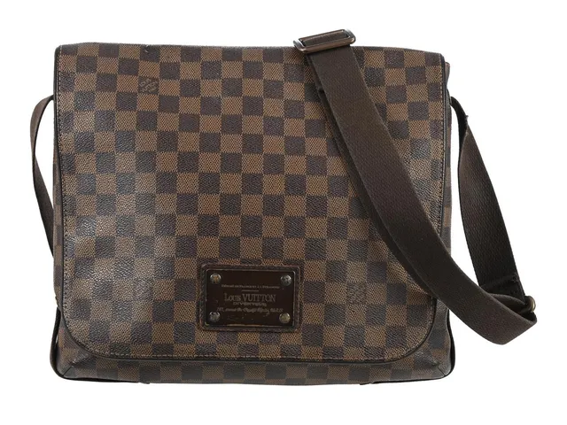 VÄSKA, LOUIS VUITTON, Brooklyn bag, damier ebene, guldfärgade beslag, 30x26x8 cm, märkt CA3160, år 2010, bruksslitage.