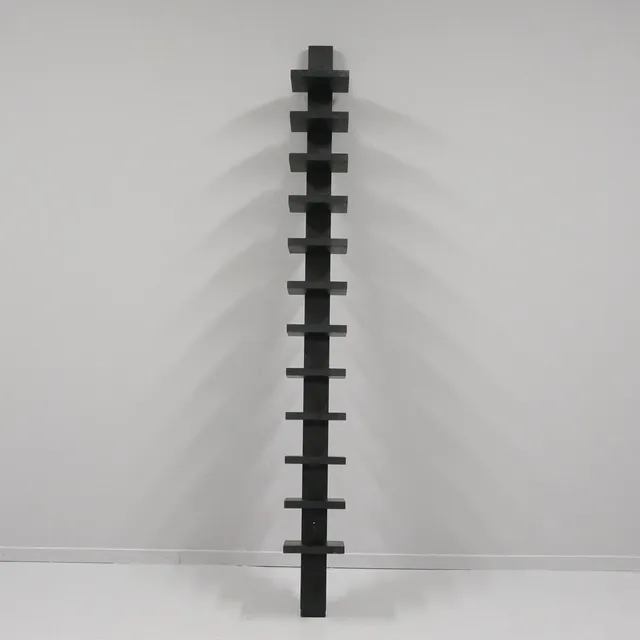 JOHN KANDELL. VÄGGHYLLA, ”PILASTER”, KÄLLEMO.