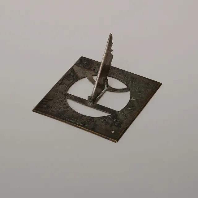 SOLUR, försilvrad gulmetall, 1800-tal.