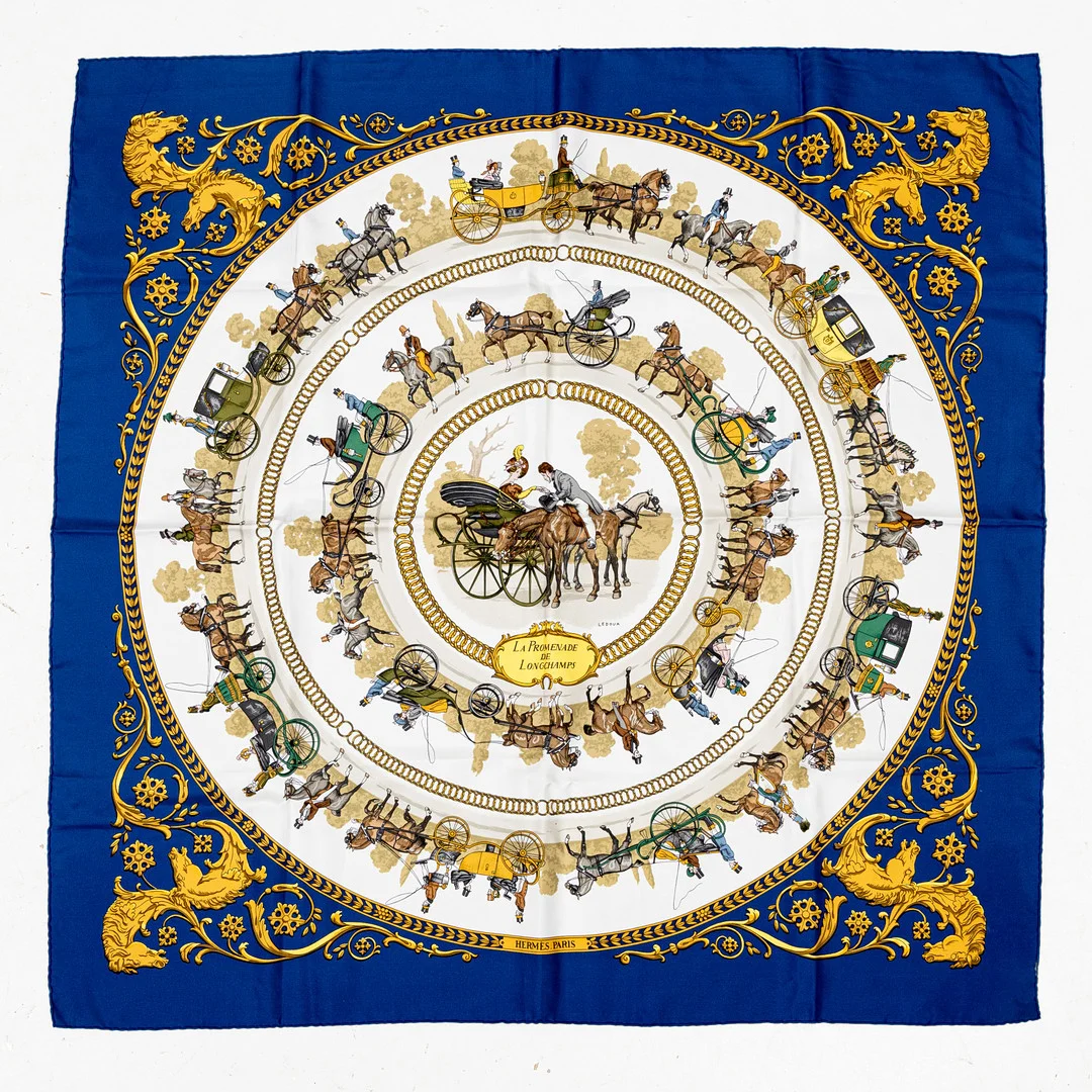 HERMÈS. Scarf, siden, "La Promenade de Longchamps", design Philippe Ledoux 1966. — Vintage & Designer Fashion — Auktionshuset Kolonn